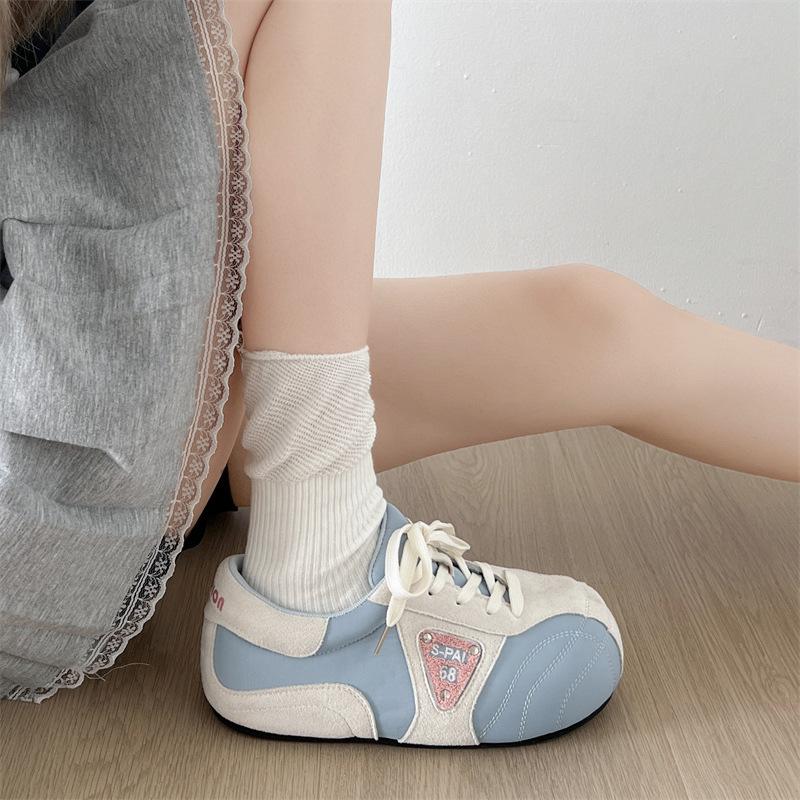 Internet celebrity white retro flat-bottomed Agande training shoes women's 2025 new summer versatile skirt soft baseplate shoes