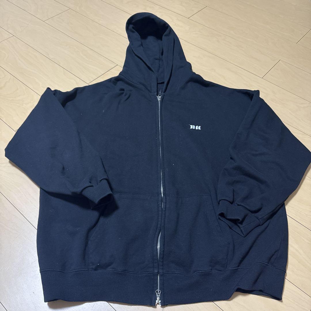 

[USED] BABYMONSTER Heart Print Full Zip Hoodie