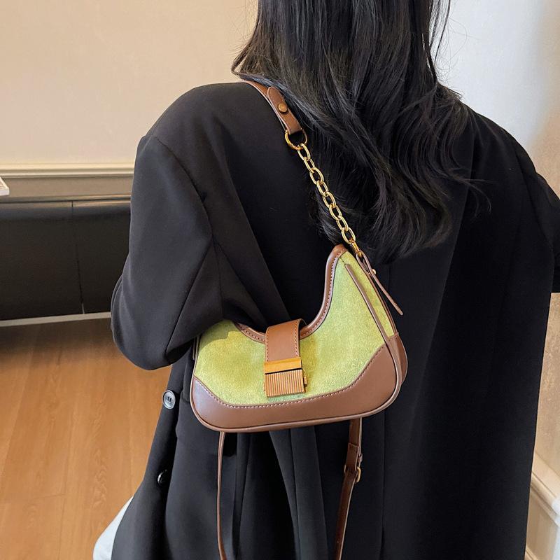 Suede bag women's large capacity 2025 new autumn and winter niche design messenger bag single shoulder underarm baguette bag