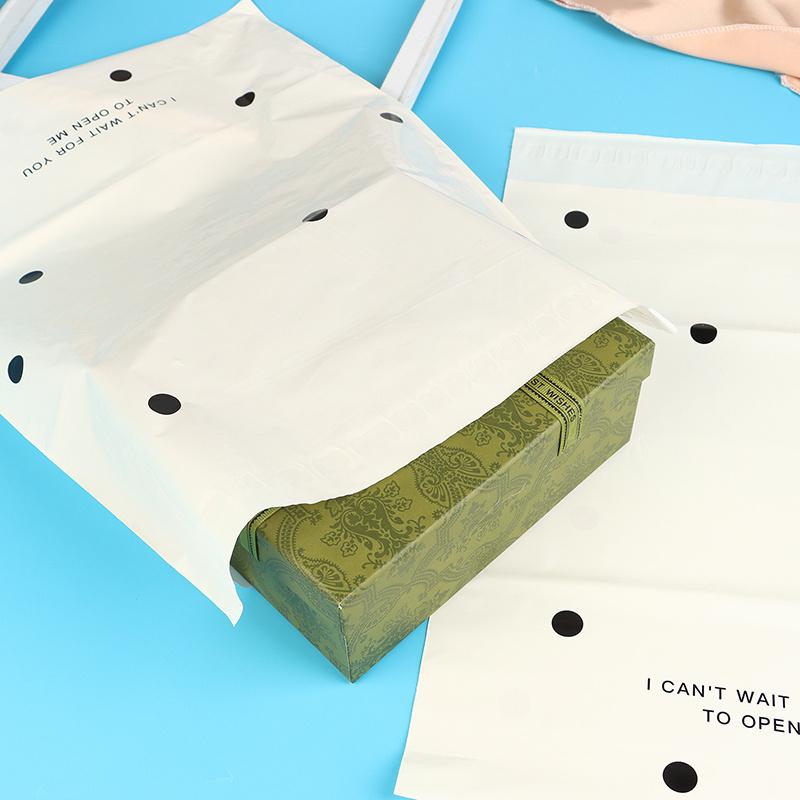 A Set of 10 Large-Capacity Self-Sealing PE Bags, Waterproof Express Packaging, Cartoon Pink Butterfly Design, Office Mail and Parcel