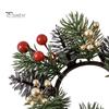 Weihnachtskerzenring, künstliche Tannennadeln, Tannenzapfen, Beeren, Girlande, rustikaler festlicher Kerzenkranz für die Tischdekoration zu Hause