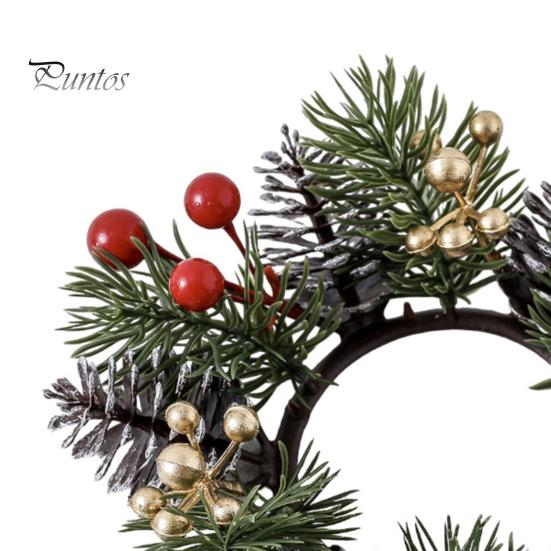 Weihnachtskerzenring, künstliche Tannennadeln, Tannenzapfen, Beeren, Girlande, rustikaler festlicher Kerzenkranz für die Tischdekoration zu Hause