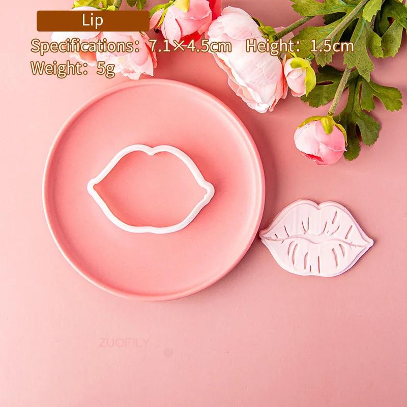 Love Heart Cutting Suit Acrylic Cookie Mold Biscuit Cutter Molds Hearts Shape Embossed Handmade Bakeware Tool for Valentines Day