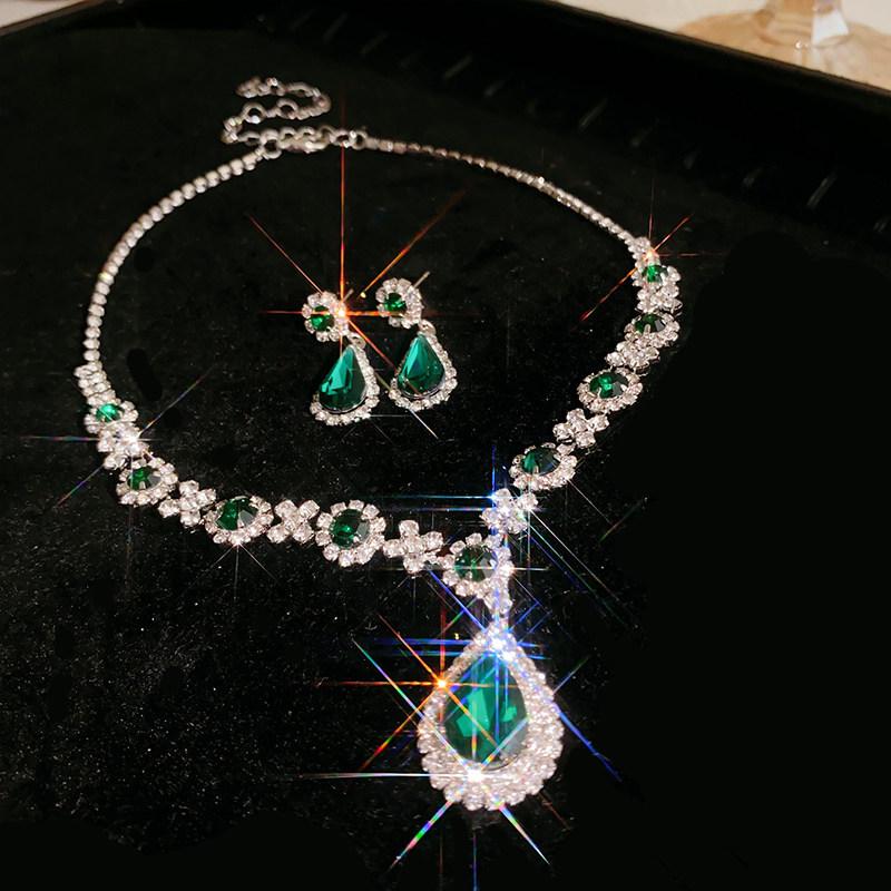 Retro Court Rhinestone Water Drop Earring & Necklace Set with Geometric Design - Elegant High-End Clavicle Chain for Women