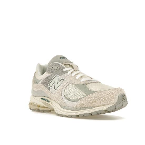 New Balance 2002R Linen Unisex Sneakers M2002REK