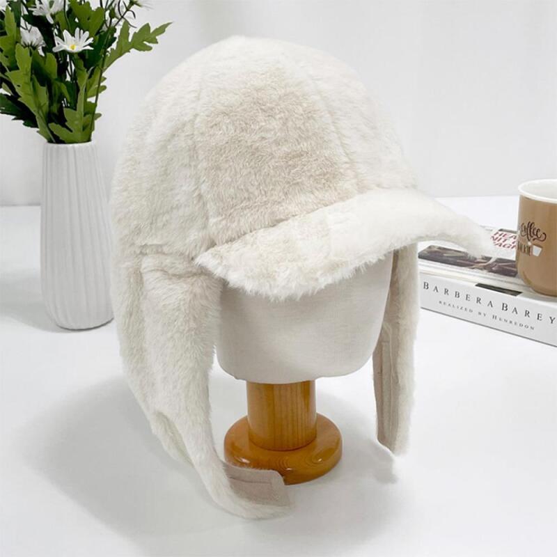 

Lee Woo-ha s chestnut women s hat with earmuffs black