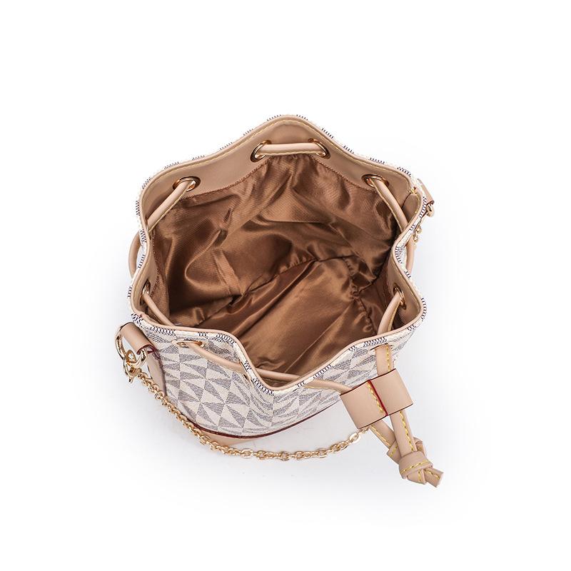 Retro Versatile Printed Handheld Crossbody Bag Wide Shoulder Strap New Classic Women's Bag One Shoulder Small Bucket Bag