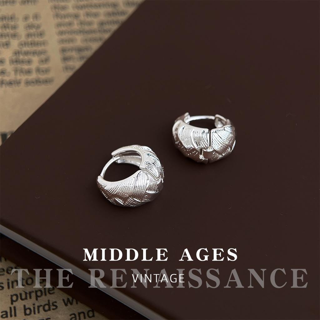 

Medieval fashion geometric woven earrings niche light luxury commuter earrings earrings women