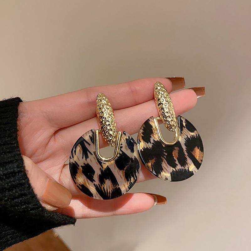 Silver Needle Leopard Geometric Earrings Vintage Maillard Temperament Premium Stud Earrings Fashion Daily Commuter Earrings