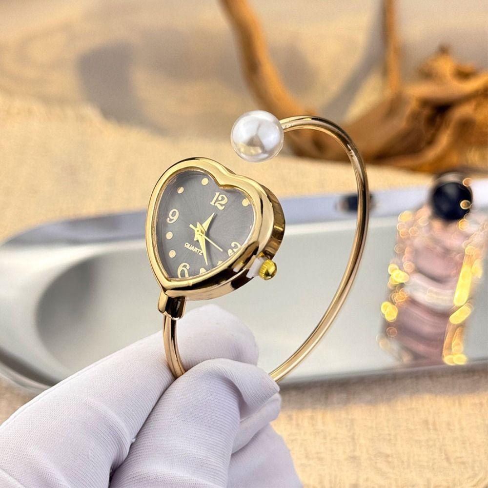 Moderne Herzförmige Zifferblatt Perlenuhr Verstellbares Elegantes Armbanduhr Offenes Design Luxus Damenuhr für Damen