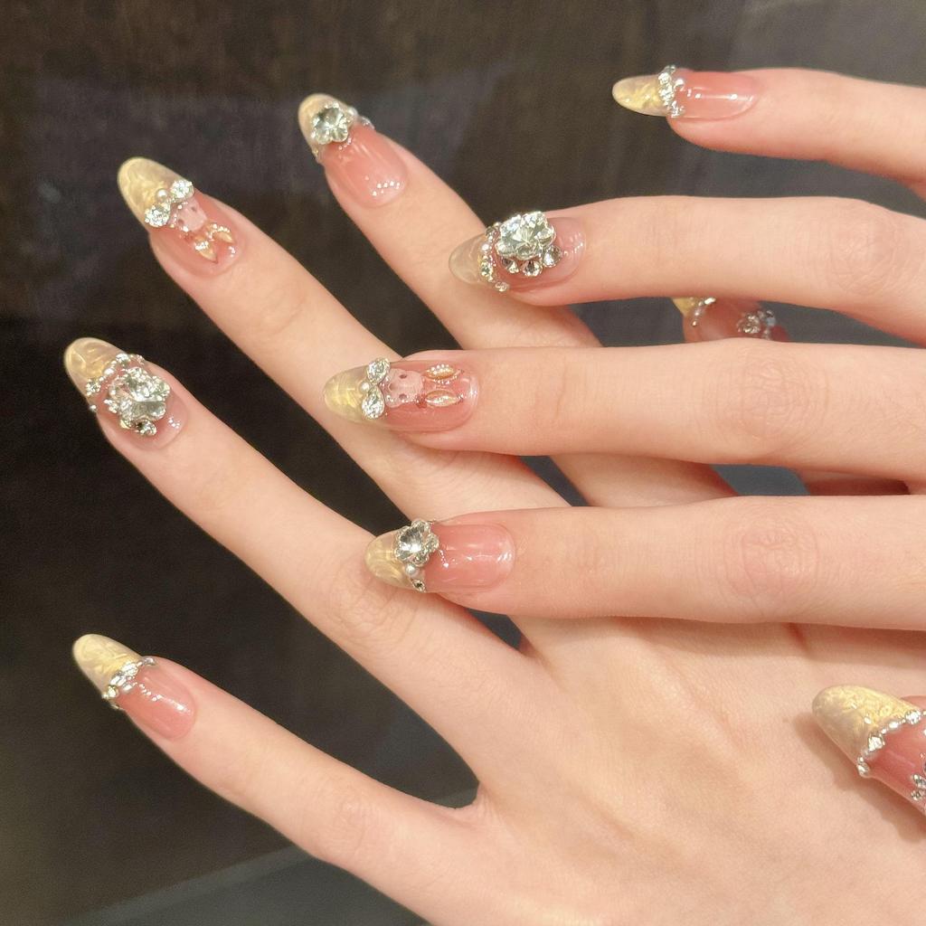 Yihe Original Rococo Rabbit Cartoon Cute Bunny Blush French Rhinestone Handmade Nail Art