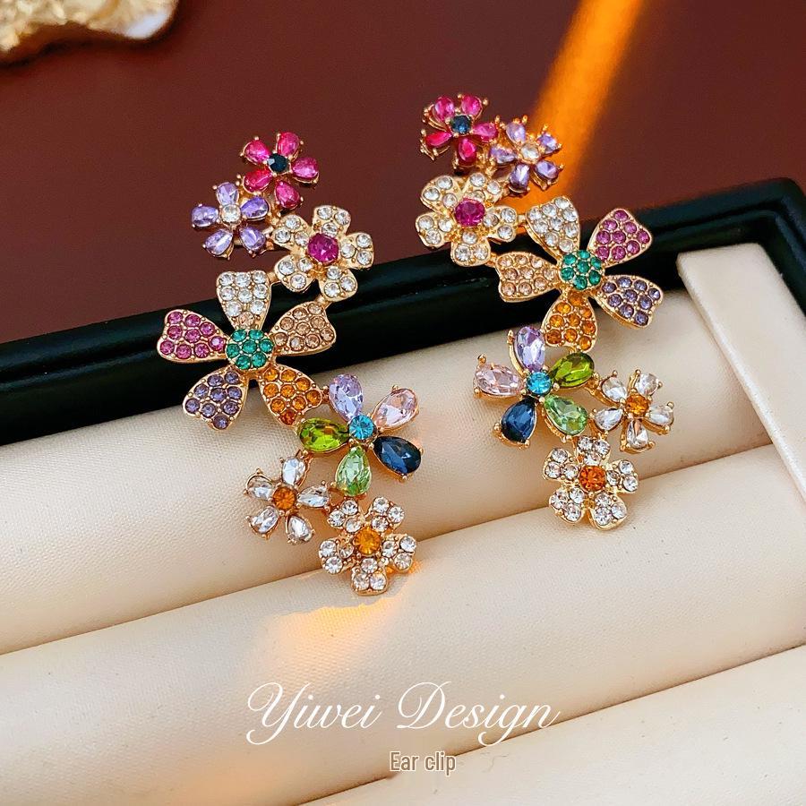 Exquisite Gold-Plated Flower Stud Earrings: Luxurious Retro Ear Jewelry