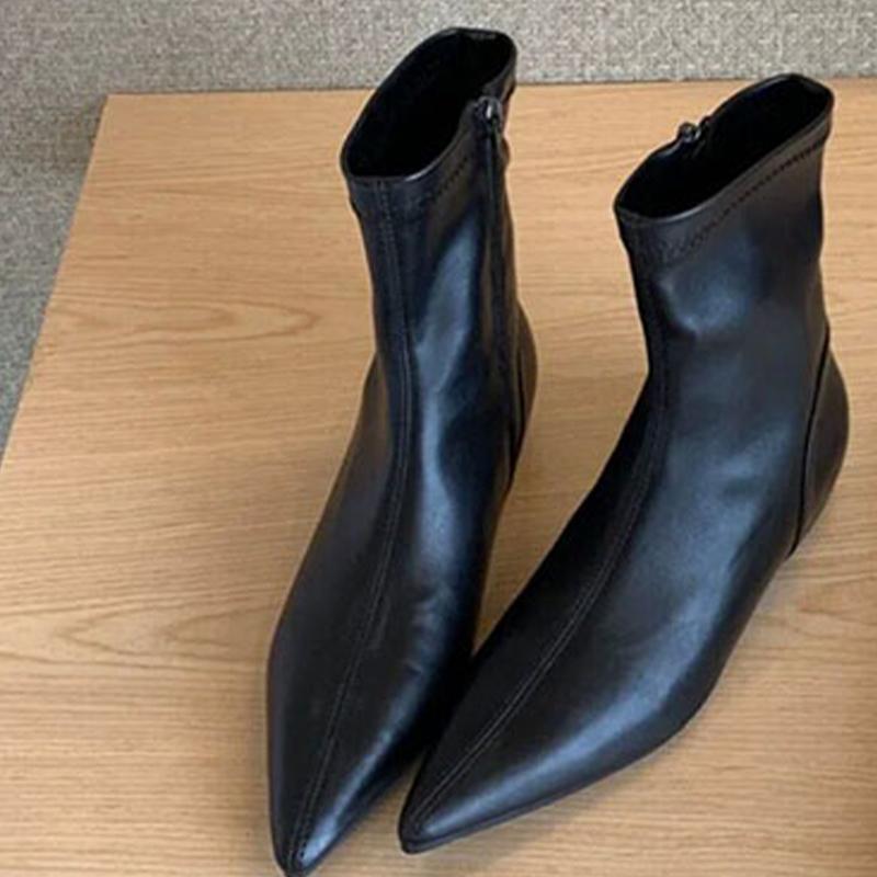 

Модные женские ботильоны с острым носком на каблуках Зимняя мода сексуальные кожаные туфли женские 2024 трендовые зимние сапоги элегантные готические женские ботинки 40 чёрный