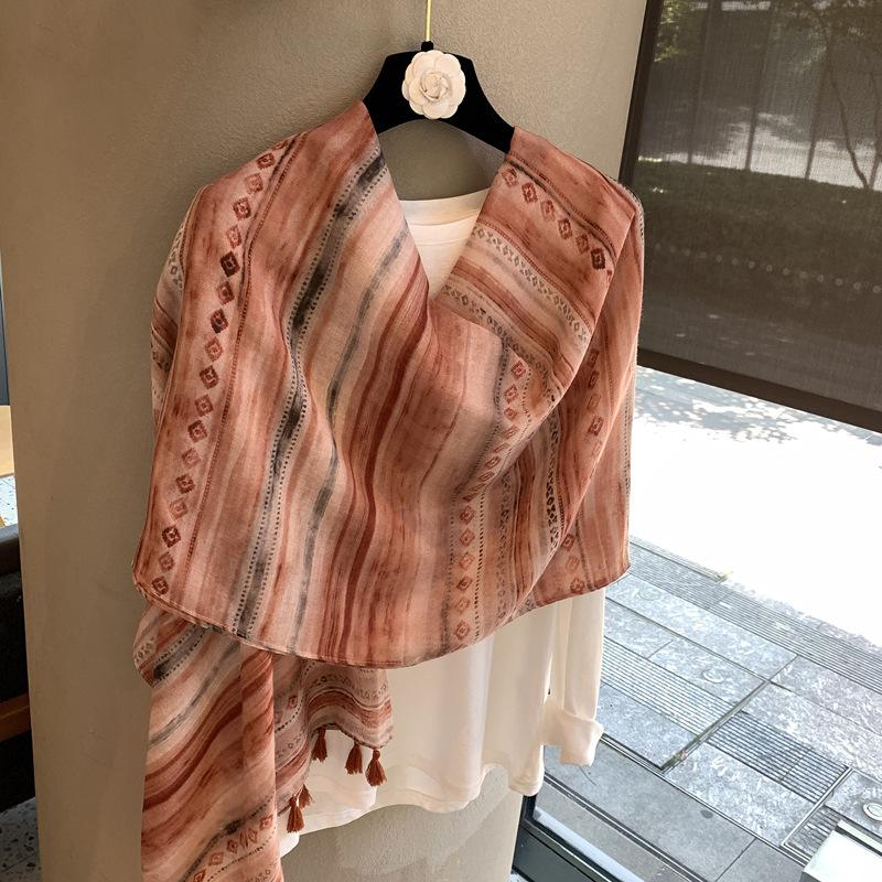 Women Bohemian Ethnic Style Lightweight Sunscreen Scarf For Outdoor Travel Daily Wear