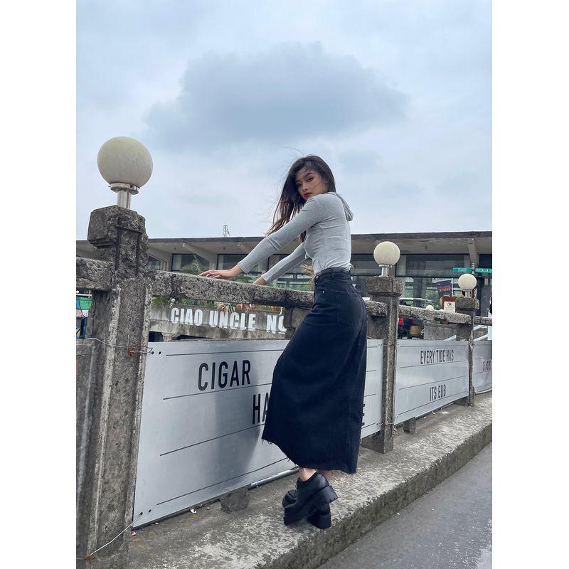 

Vjisha Street Retro Frayed Denim Skirt Front Slit High Waist Skirt Blogger Washed Distressed Long Skirt Sheath Black XS
