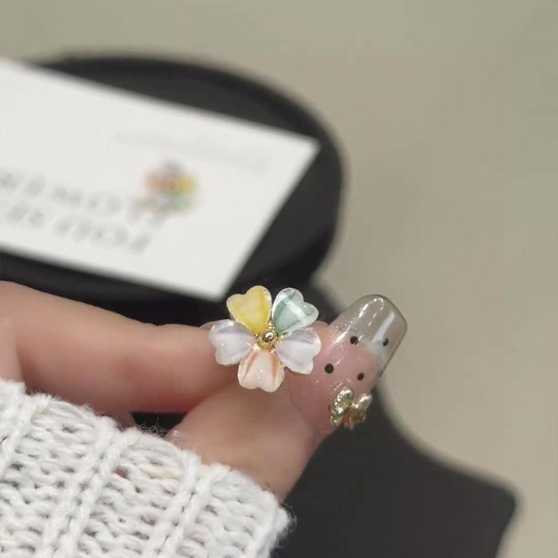 Colorful Daisy Stud Earrings for women Luxury Exquisite High Sweet Cute Flower Ear Studs Simple Girl's Daily Party Jewelry Gift