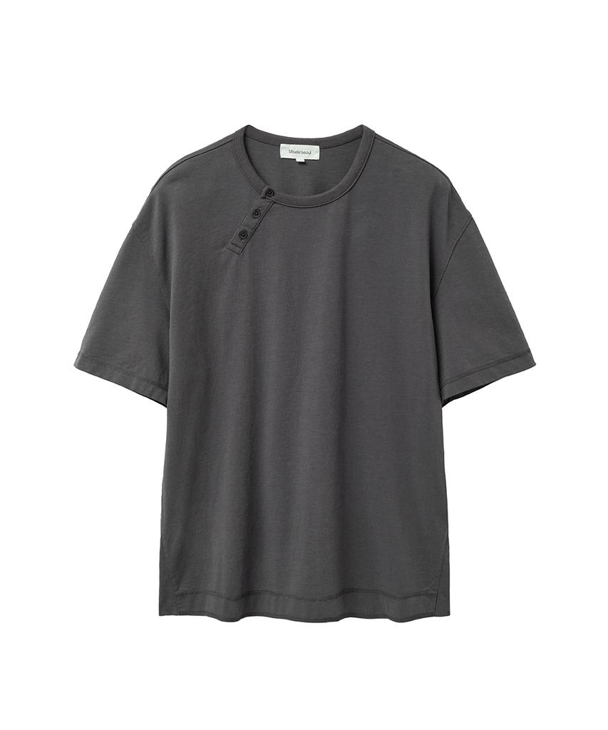 Misekiseoulmaen Diagonal Henley Neck Short Sleeve Charcoal