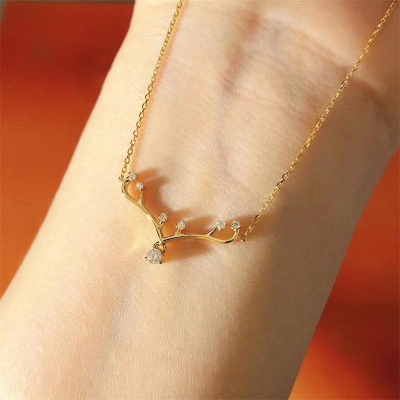 Elegant Antler Necklace: Valentine's Day Gift for Her - Versatile, High-End Collarbone Chain