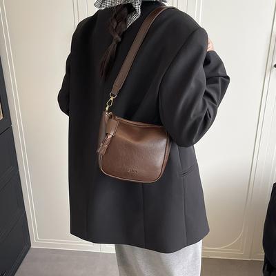 Retro Senior Sense Simple New Popular Fashion Versatile Trend Temperament Shoulder Messenger Bag Versatile Semi-round Bag