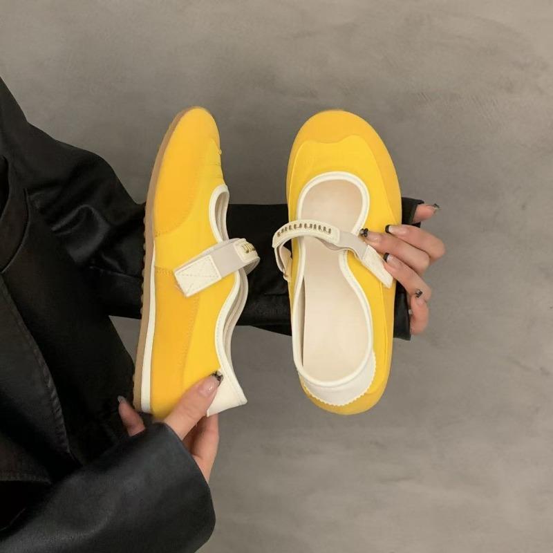 Autumn retro red ballet women's new sports board shoes flat bottom shallow mouth Mary Jane single shoes