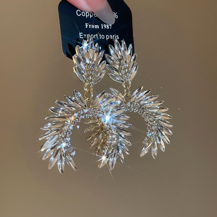 Silver Needle Geometric Rhinestone Earrings: European & American Court Style, Light Luxury, Fashionable Studs, Unique Niche Accessories