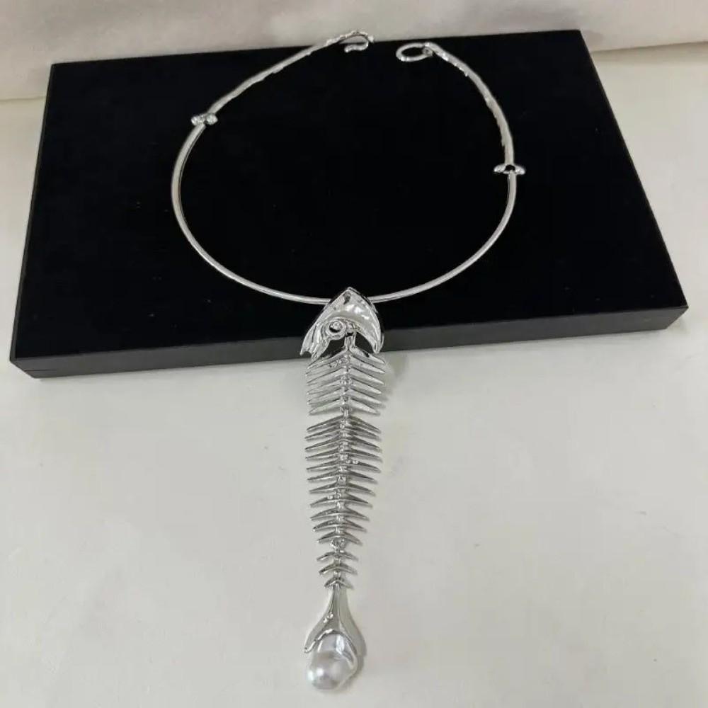 Retro Alloy Big Fish Bone Pendant Exaggerated Choker Necklace Women Novelty Design Collar Necklace Jewelry Accessories Gift