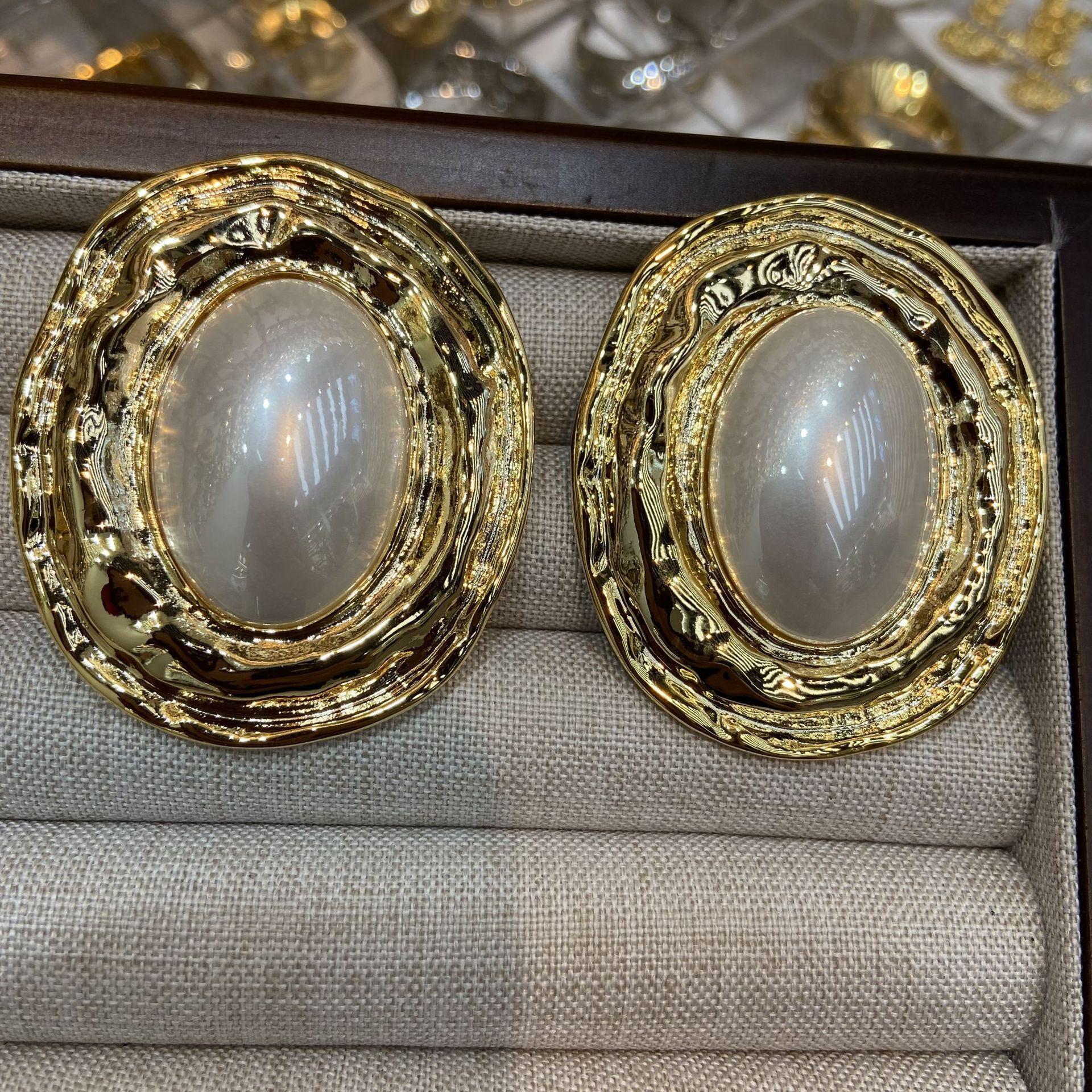 

Exaggerated Earrings Pure Copper Geometric Oval Stud Earrings Retro Versatile Senior Banquet Earrings Earrings