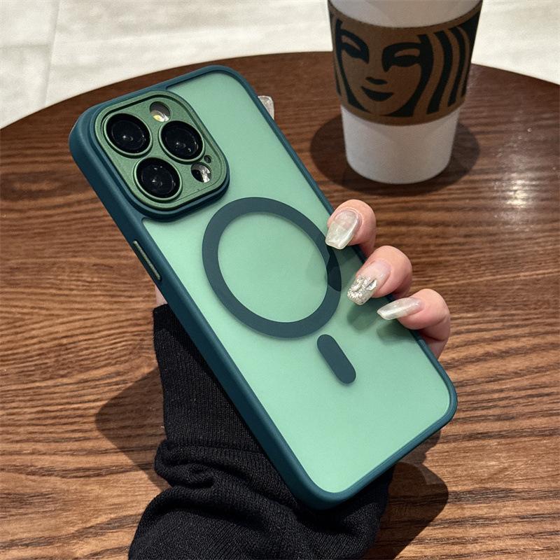 Applicable to iPhone16 imitation hardware fine hole magnetic suction mobile phone case Apple 16promax skin matte lens film 15