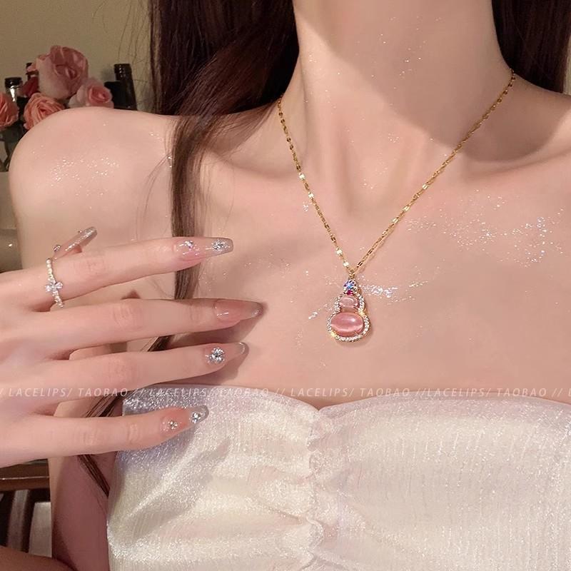 New Chinese pink opal gourd necklace women s collarbone chain light luxury niche high-end sweater neck chain accessories