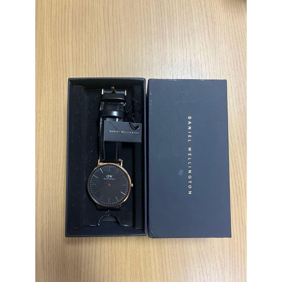 Used DANIEL WELLINGTON BLACK LEATHER WATCH