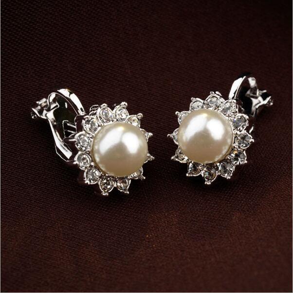 Exquisite Rhinestone & Pearl Flower Non-Pierced Clip-On Earrings