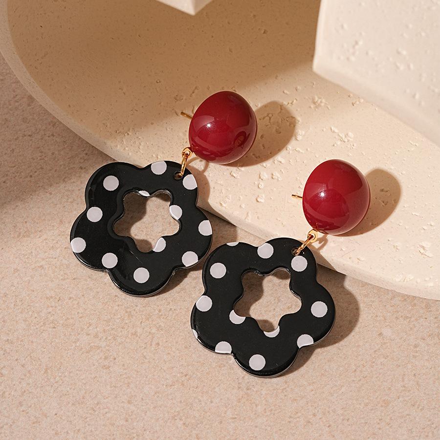 Black and White Polka Dot Striped Leather Earrings for Women Personality Exaggerated Drop Earrings Simple High-end Zircon Gift