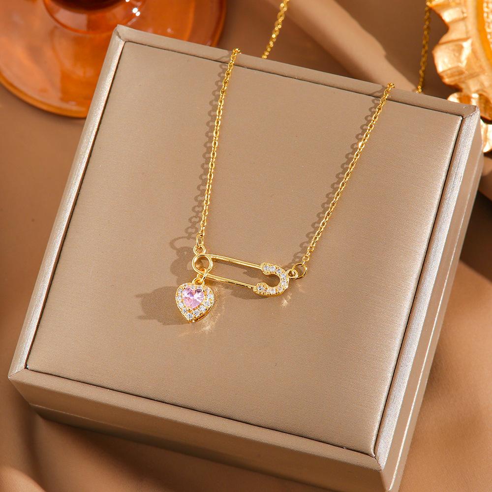 

Four Leaf Clover Pendant Necklace For Women Fashionable Zircon Crystal Adjustable Chain Delicate And Versatile Jewelry