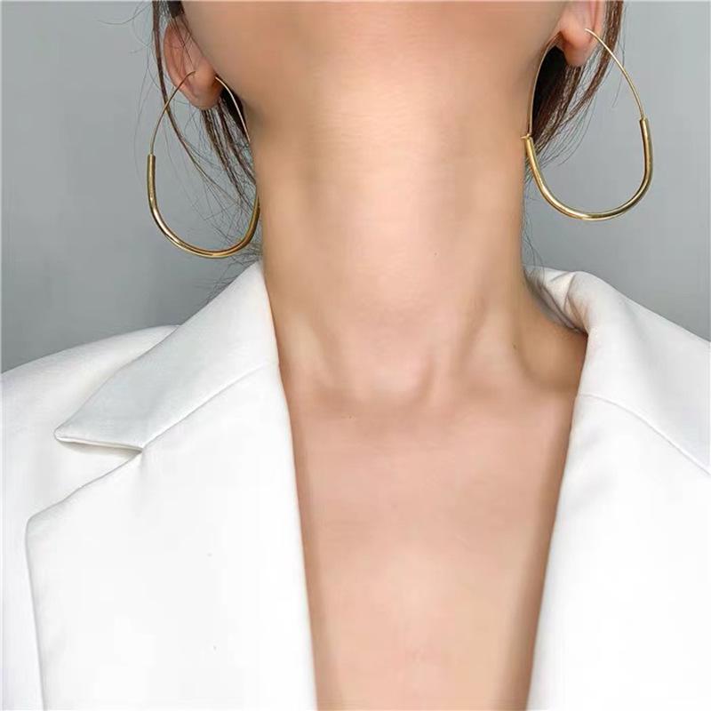 Women's Luxury Textured Metal Hoop Earrings - Versatile Niche Design