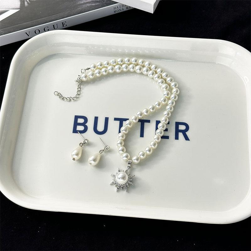 Cold Wind Sunflower Necklace