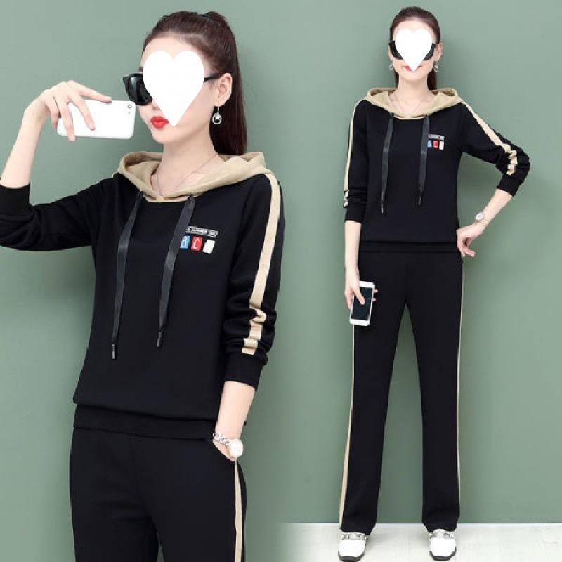 Casual Sports Outfit for Women, Fashionable Korean-style Oversized Hooded Pullover Set for Spring, Autumn and Winter, Two Pieces.