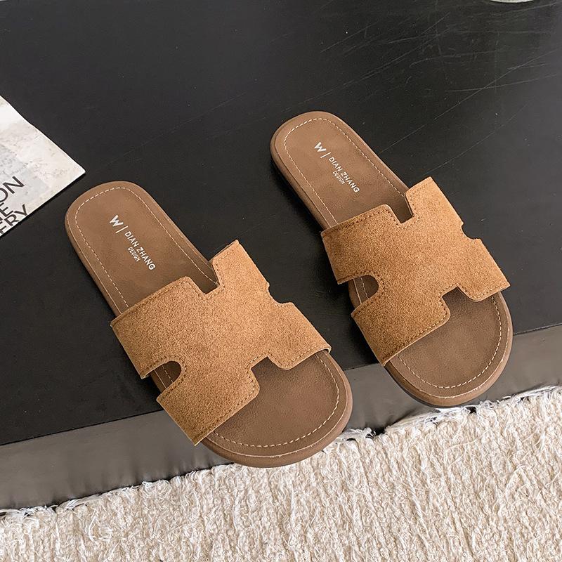 

In the summer of 2025, flat-bottomed one-character trendy drag wear retro Mori round head versatile skirt Birkenstock second uncle slippers 40 коричневый