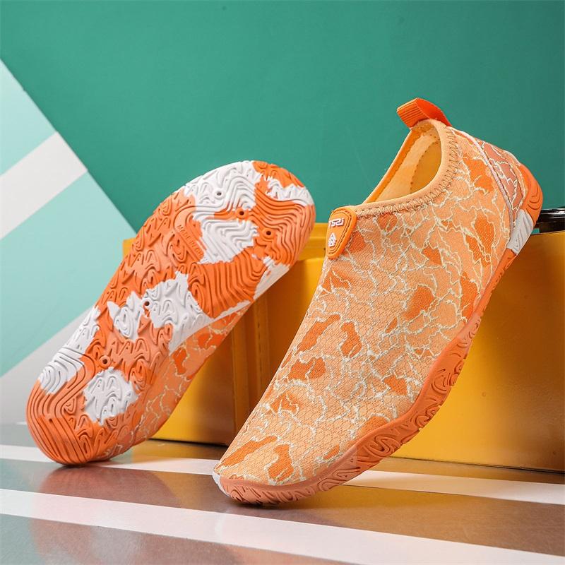 Couple Barefoot Beach Shoes 2025 New Summer Casual Breathable Lightweight Quick Dry River Sea Aqua Sneakers Soft Beach Zapatos