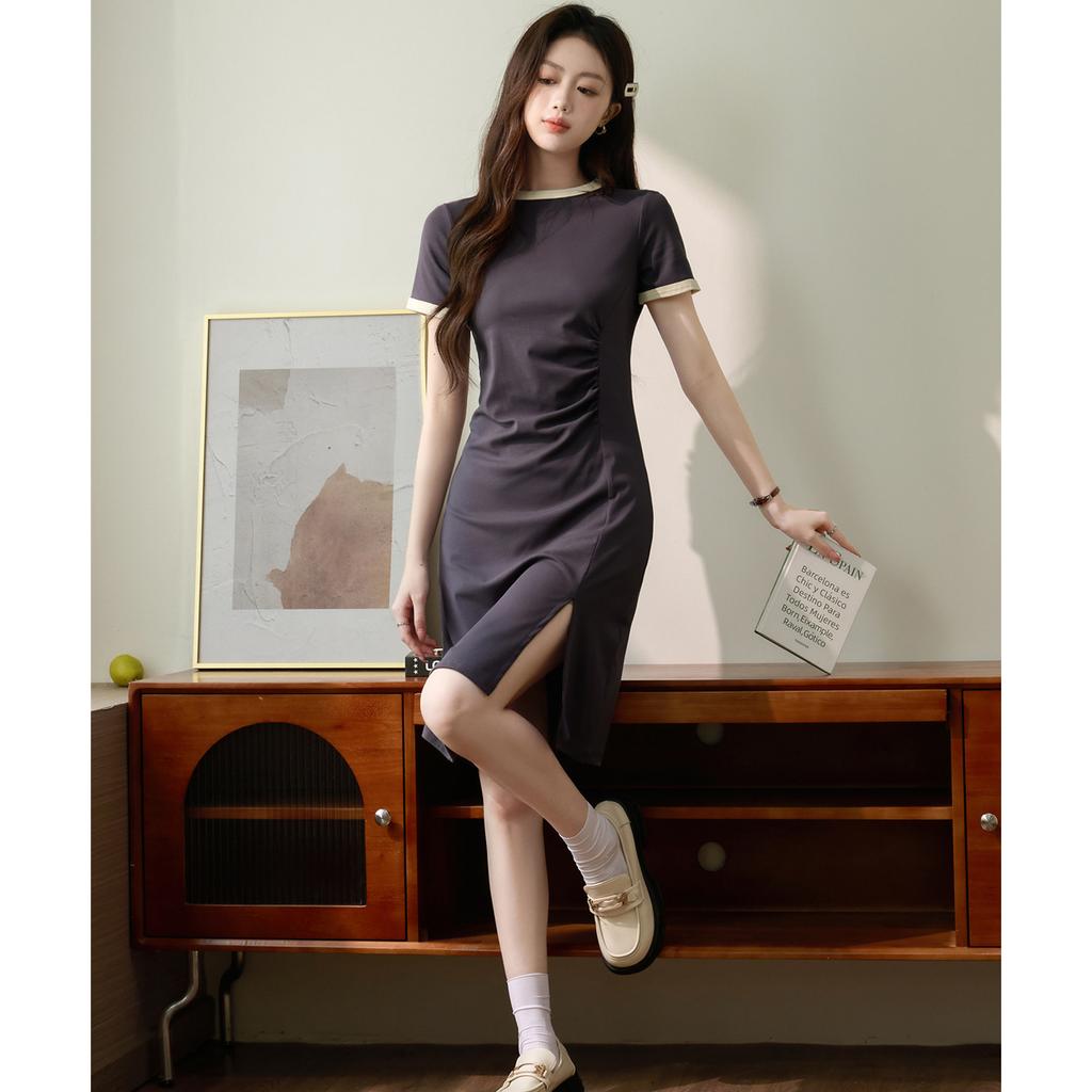 Design-sensual Temperament Dress for Women's Summer New Style Contrasting Color Waist-retracting and Pleated Slit Skirt