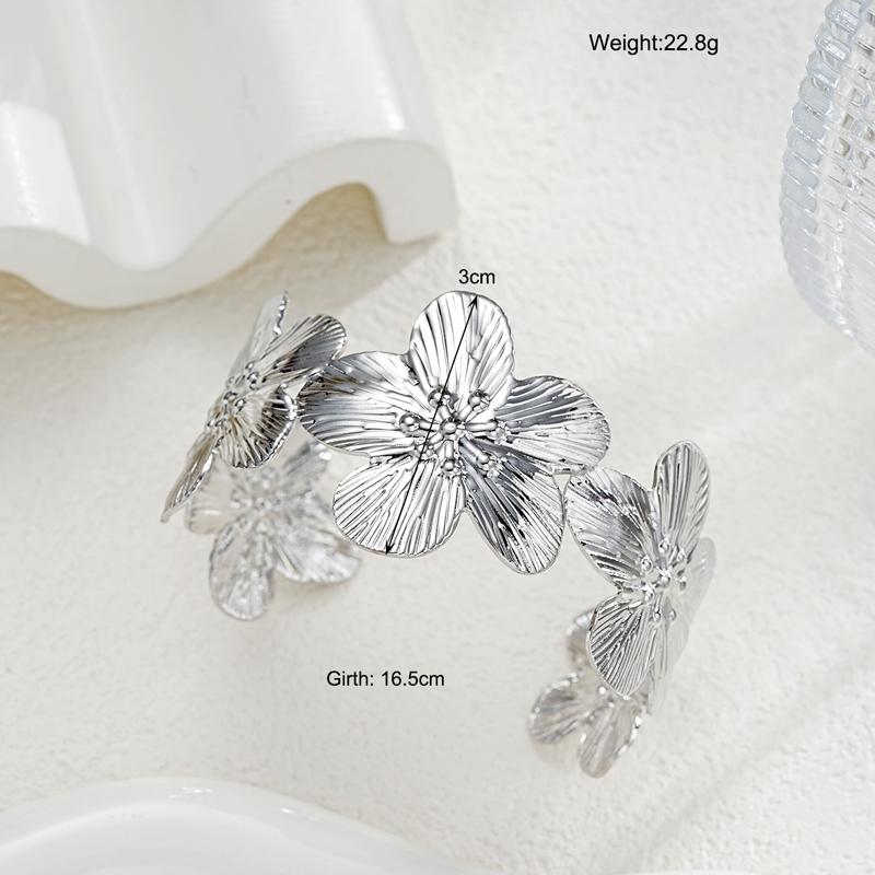 Fashion Women's Metal Flower Bracelets Geometric Exaggerated Silver Color Opening Cuff Bangles New Elegant Party Jewelry Gifts