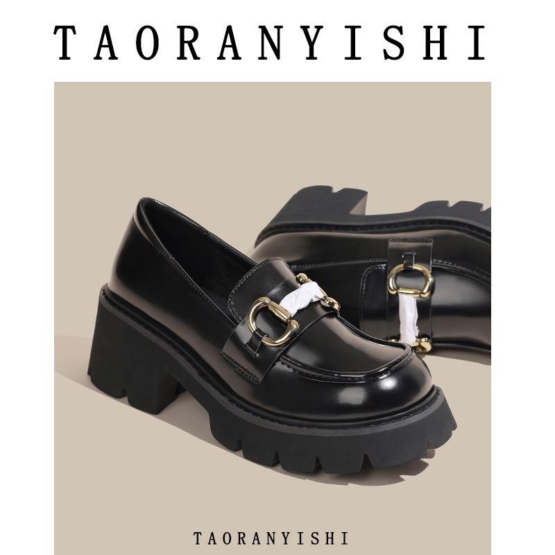 Horse buckle small leather shoes women's spring new thick-soled retro single shoes size