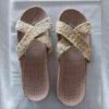 Sapatos de mulher – Sandálias
