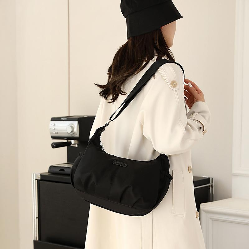 Stylish and Simple Pleated Messenger Bag Women's Large-capacity Versatile Niche Shoulder Bag Nylon Cloth Versatile Commuter Bag