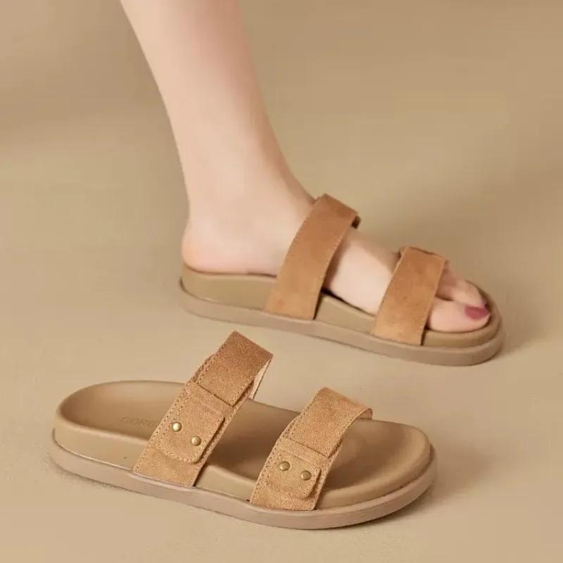 

Модная женская обувь 2024 Высококачественные базовые женские тапочки Модные тапочки с заклепками Повседневные тапочки Женские Горячая распродажа С открытым носком Однотонные тапочки на плоской подошве 40