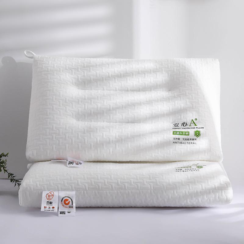 New Breathable Knitted Cotton Comfortable and Comfortable Sleeping Low Pillow Pillow Core Neck Protection