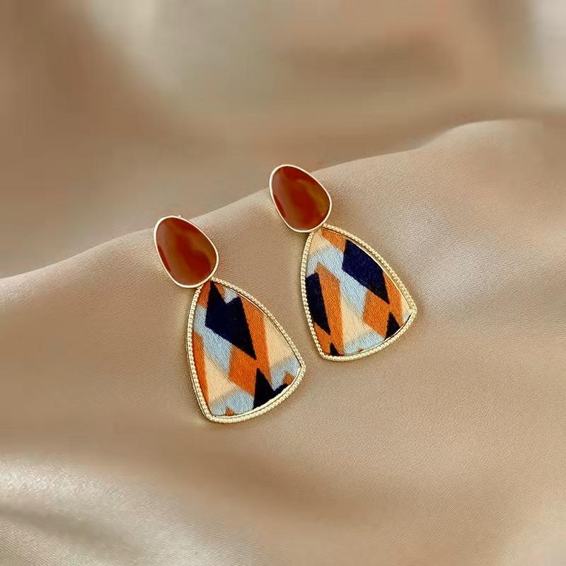 

Элегантные серьги-сердечки из ангоры красного цвета: Позолота из настоящего золота с бриллиантами - Идеально для праздничных мероприятий