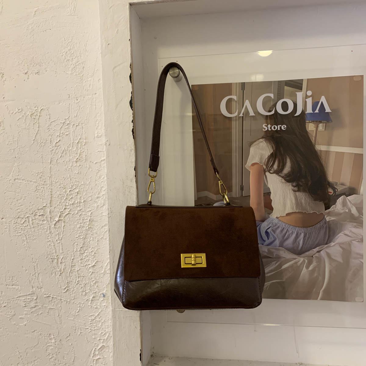 

Retro suede handbag small bag women s 2025 new small square bag simple messenger diamond chain bag