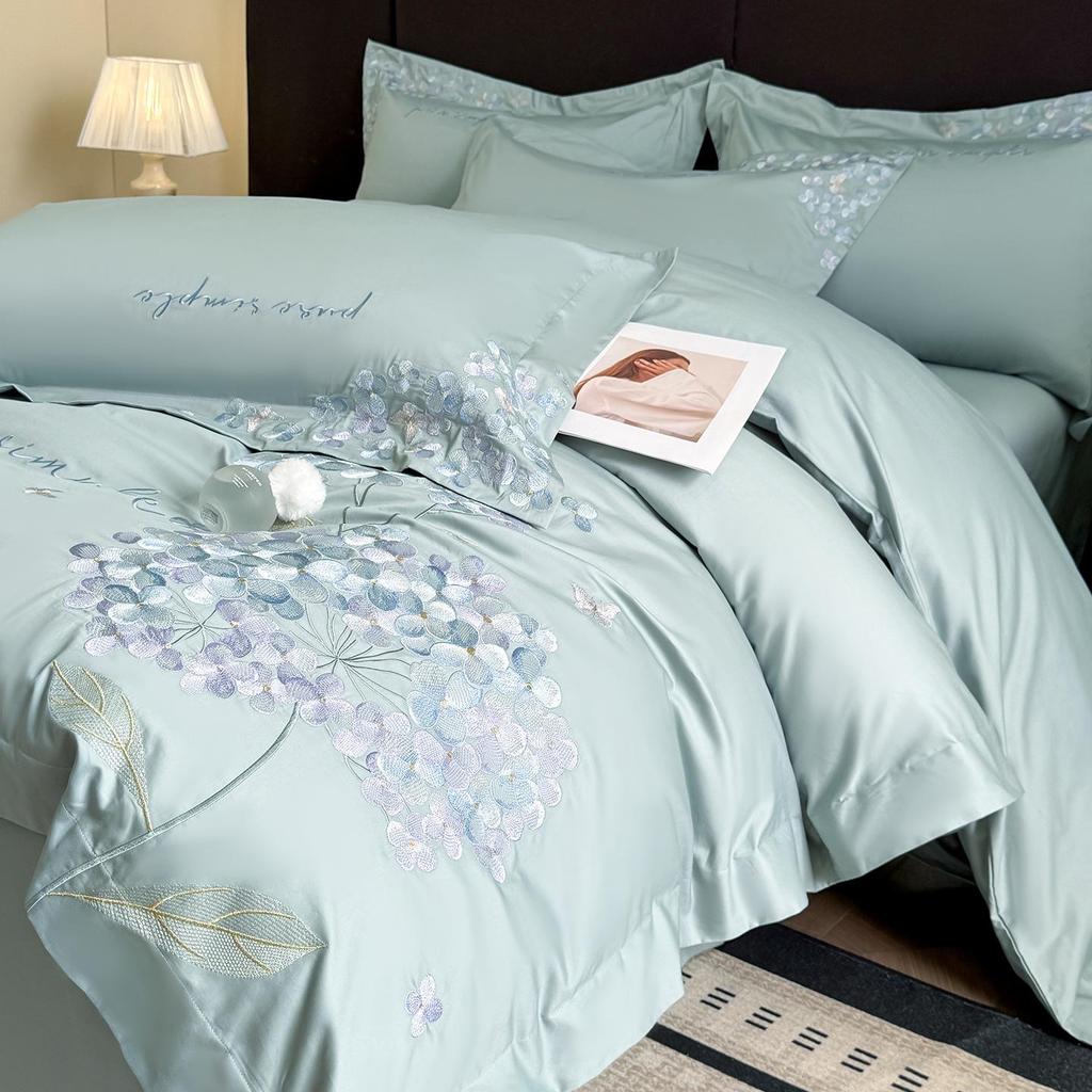 Light Luxury Skin-Friendly Embroidered Duvet Cover Set, Super Soft & Breathable, Available In Single/Double & Student Three-Piece Styles.