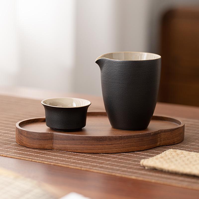Elegant Black Ceramic Gong Dao Bei Tea Dispenser with Eagle Beak Design for Gongfu Tea Sets