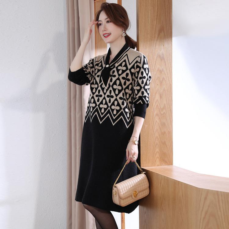 

Вязаное платье в западном стиле для женщин среднего и пожилого возраста больших размеров, новая модная длинная материнская свободная юбка-свитер для ношения под низ 2XL чёрный